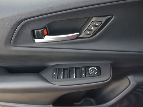 Used 2024 Toyota Prius Prime XSE Premium image 30