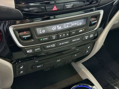 Used 2016 Honda Pilot Elite image 16