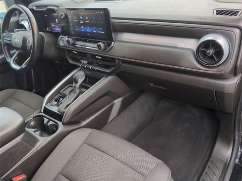 Used 2024 Chevrolet Colorado LT image 27