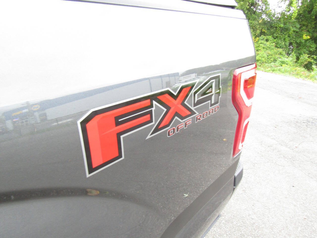 Used 2019 Ford F150 XLT w/ Equipment Group 302A Luxury AWD/4WD image 39