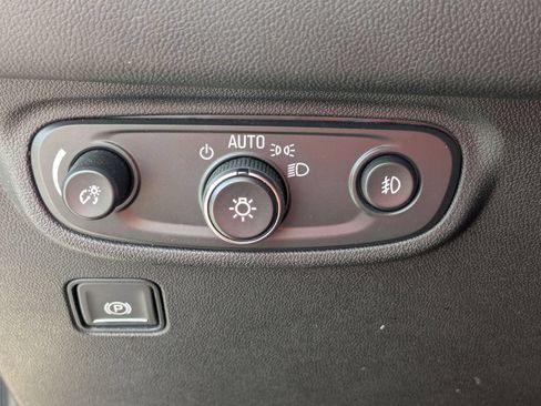 Used 2024 GMC Terrain SLT FWD image 16