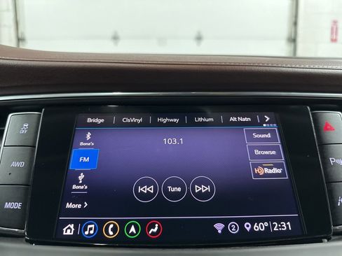 Used 2021 Buick Enclave Avenir w/ Avenir Technology Package image 27