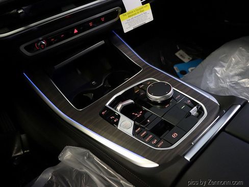 Used 2026 BMW X5 xDrive50e w/ Climate Comfort Package image 15