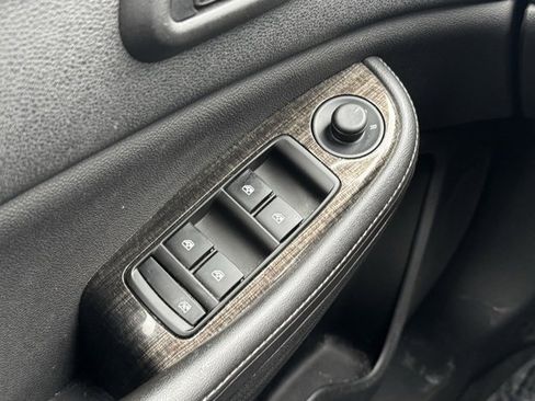 Used 2015 Chevrolet Malibu LT w/ Power Convenience Package image 26