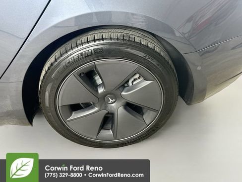 Used 2022 Tesla Model 3 Long Range AWD/4WD image 32