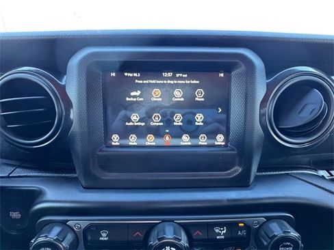 Used 2022 Jeep Gladiator Sport image 21