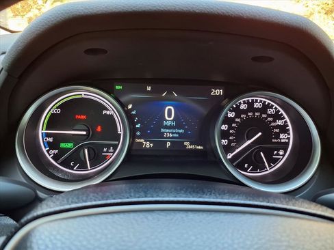 Used 2022 Toyota Camry XLE image 18