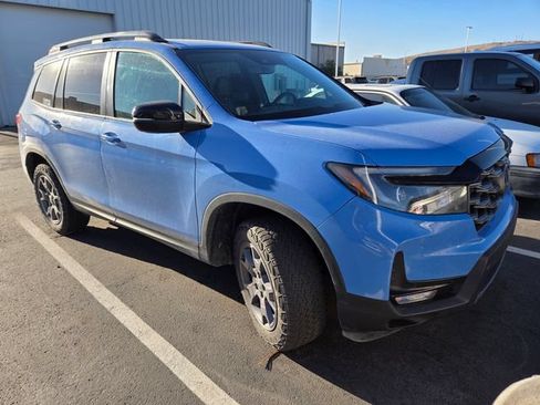 Used 2024 Honda Passport TrailSport image 2