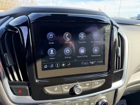 Used 2022 Chevrolet Traverse LT image 12