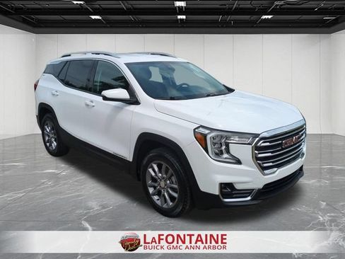 Certified 2024 GMC Terrain SLT AWD/4WD image 2