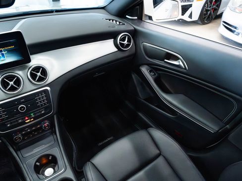 Used 2016 Mercedes-Benz CLA 250 4MATIC image 11