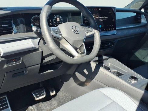 New 2026 Volkswagen Tiguan SE R-Line image 15