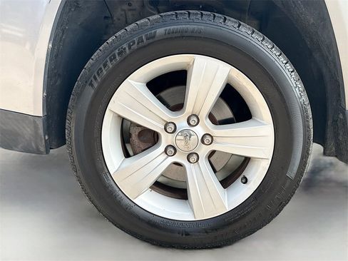 Used 2016 Jeep Compass Latitude image 27