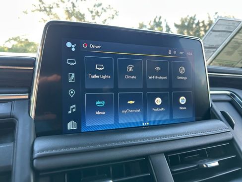 Used 2023 Chevrolet Suburban LT image 33