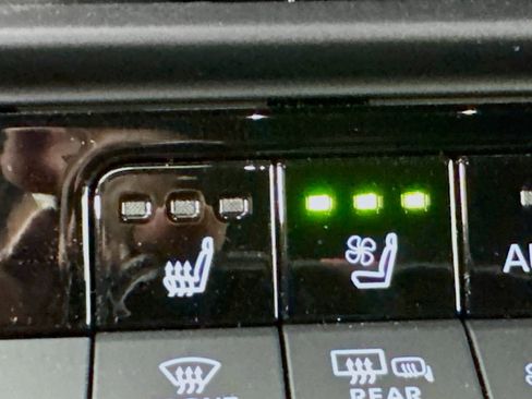 Certified 2026 Toyota Crown AWD/4WD image 19