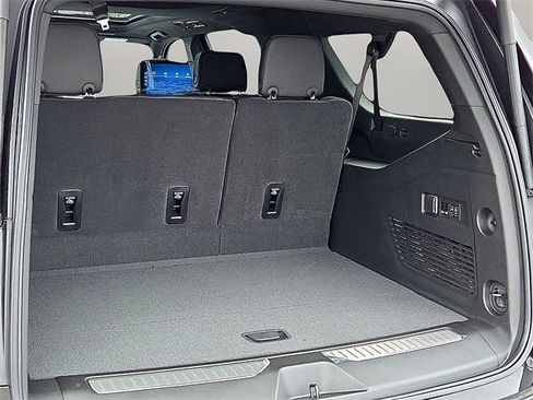New 2026 Chevrolet Suburban Premier image 11