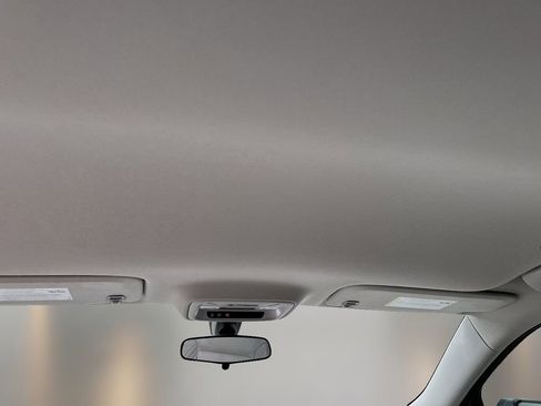 Used 2019 Chevrolet Traverse LT FWD image 16