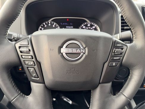 Used 2024 Nissan Frontier SV w/ Technology Package image 11