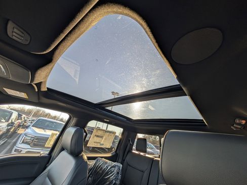 New 2025 Ford F150 Lariat w/ Equipment Group 502A High image 32