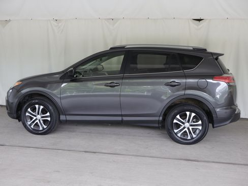 Used 2018 Toyota RAV4 LE w/ All Weather Liner Package AWD/4WD image 21