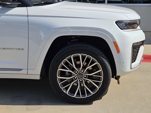 New 2026 Jeep Grand Cherokee Summit AWD/4WD image 6