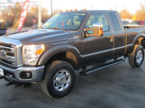 Used 2015 Ford F250 XLT w/ XLT Premium Package image 5