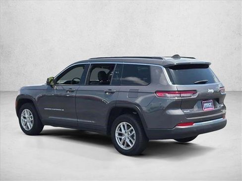 Used 2025 Jeep Grand Cherokee L Laredo AWD/4WD image 8