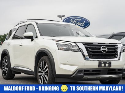 Used 2024 Nissan Pathfinder Platinum w/ Cargo Package