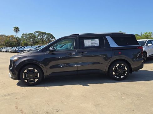 New 2026 Kia Carnival EX image 5