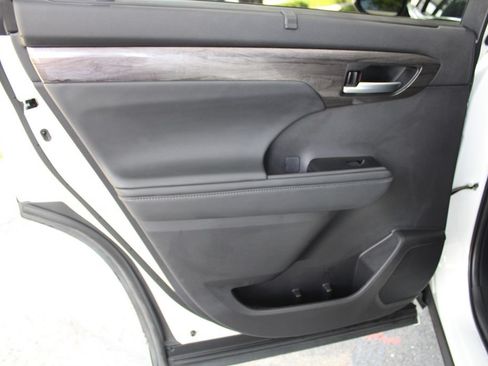 Certified 2026 Toyota Highlander Platinum AWD/4WD image 51
