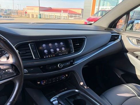 Used 2024 Buick Enclave Premium image 36