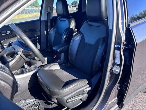 Used 2019 Jeep Compass Latitude w/ Cold Weather Group image 28