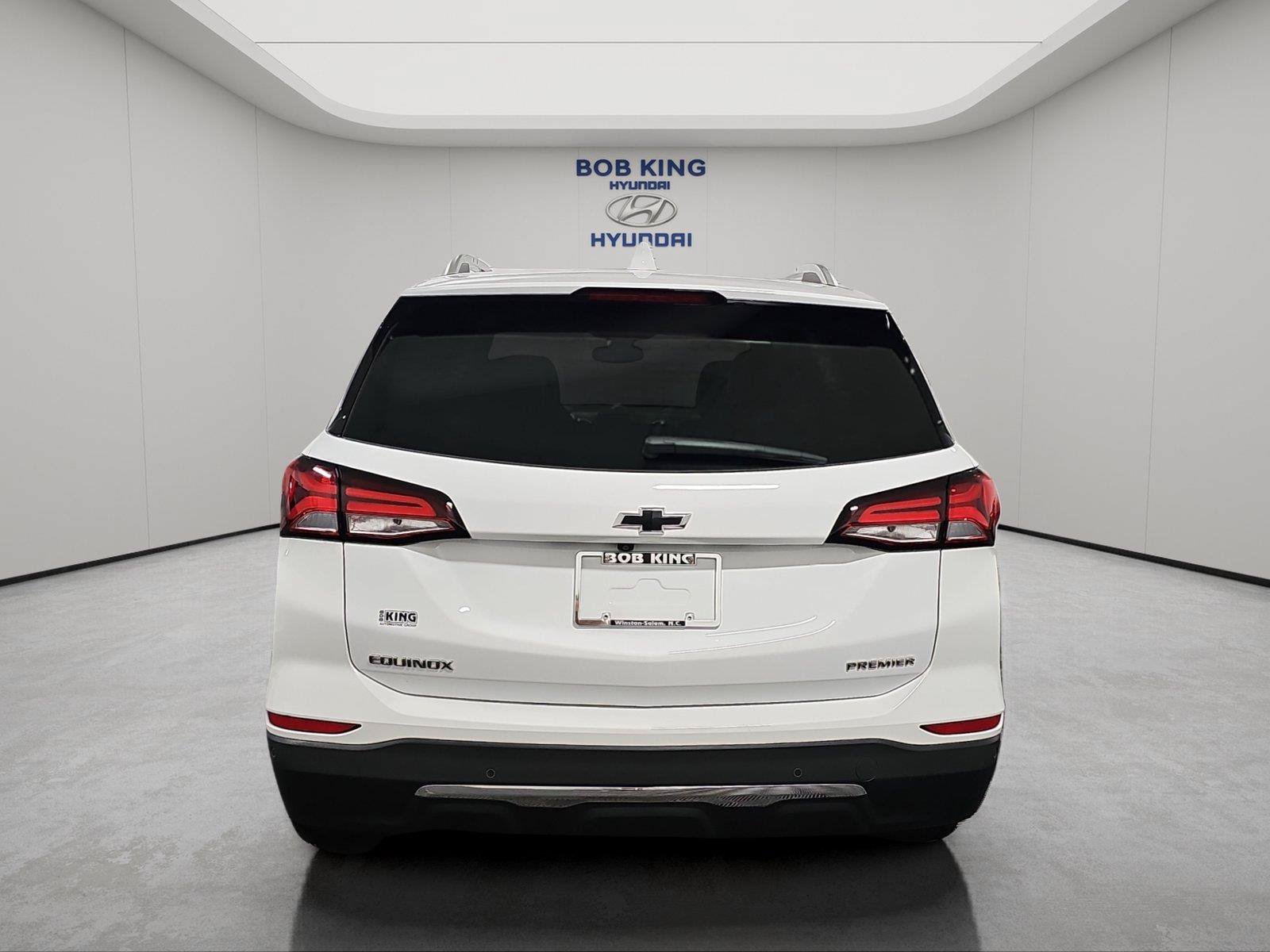 Used 2023 Chevrolet Equinox Premier FWD image 4