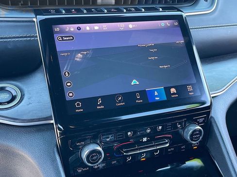 Certified 2022 Jeep Grand Cherokee L Overland image 13