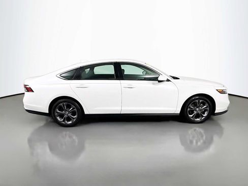 Used 2023 Honda Accord EX image 8