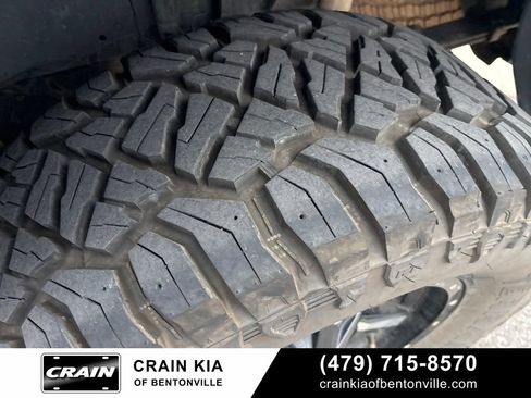 Used 2022 Toyota Tacoma TRD Off-Road w/ TRD Premium Off Road Package AWD/4WD image 9