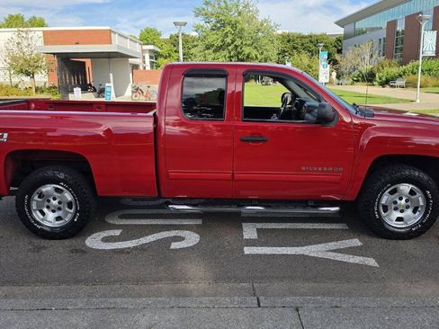 Used 2011 Chevrolet Silverado 1500 LT w/ All-Star Edition AWD/4WD image 4