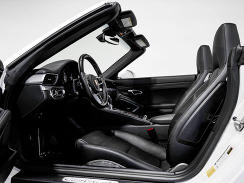Used 2017 Porsche 911 Carrera 4S image 19