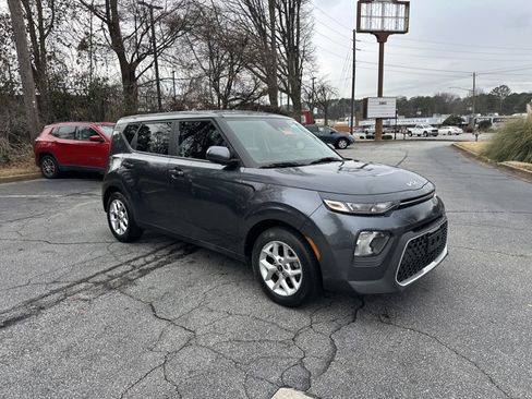 Used 2022 Kia Soul LX w/ Technology Package image 4
