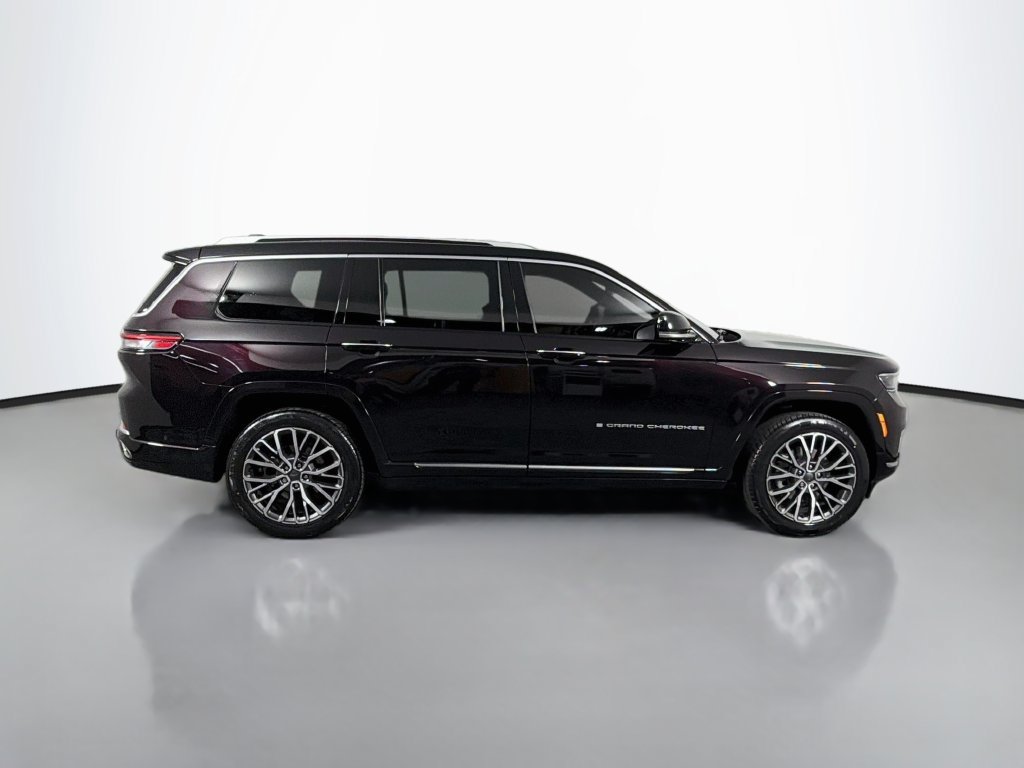 Used 2023 Jeep Grand Cherokee L Summit AWD/4WD image 8