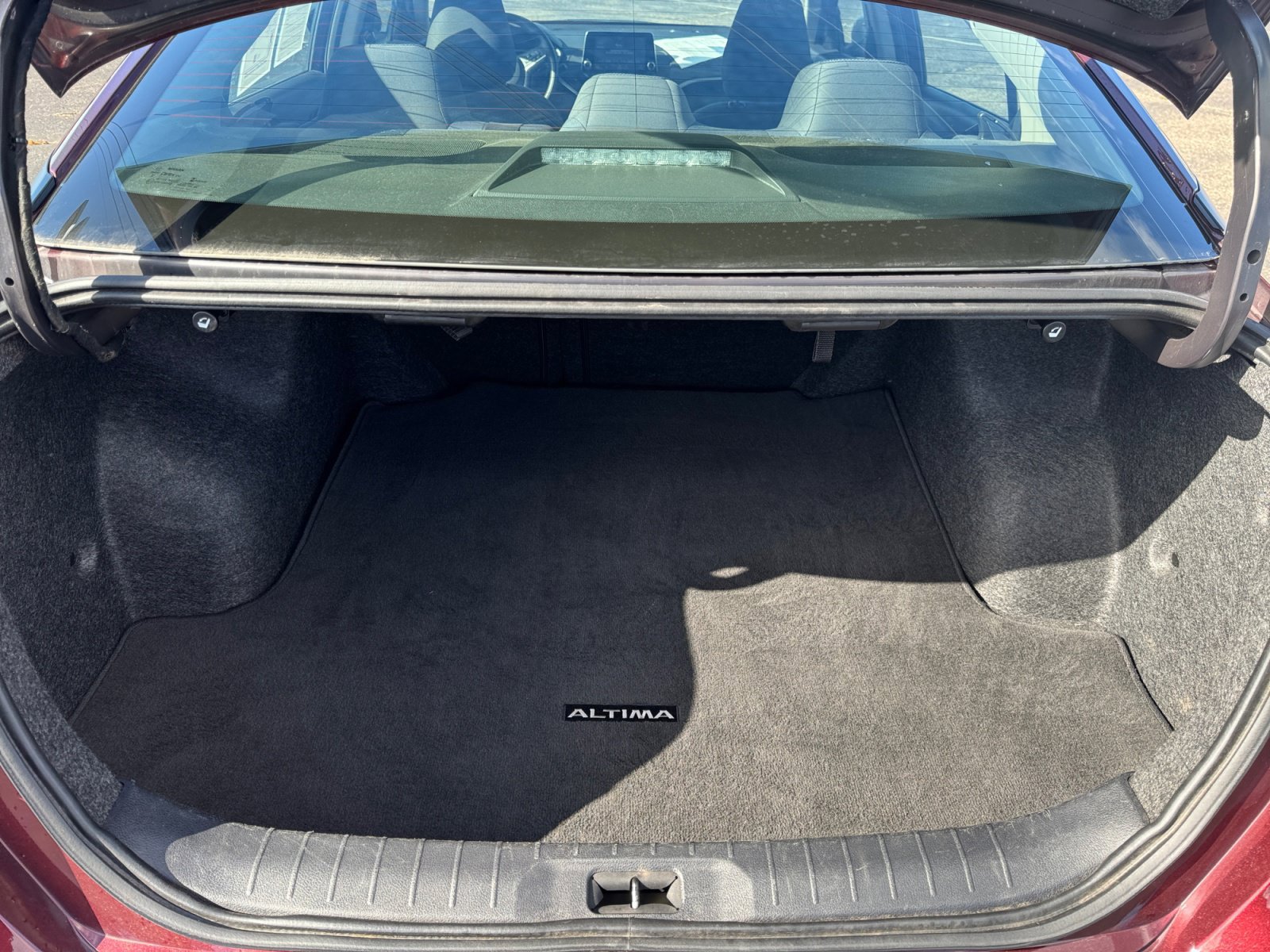 Used 2025 Nissan Altima 2.5 SV FWD image 18
