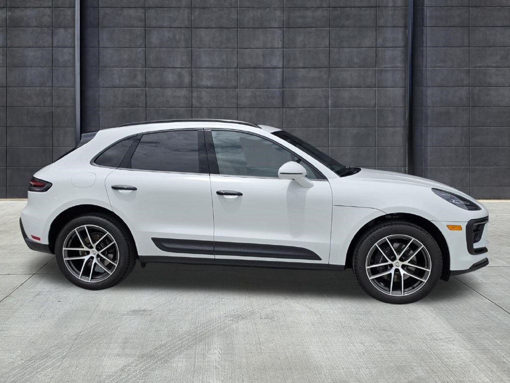 Used 2026 Porsche Macan AWD/4WD image 7