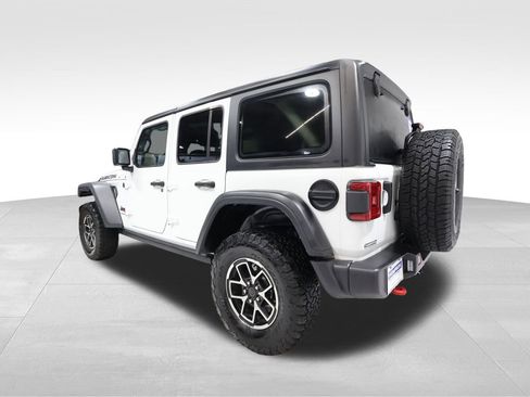 Used 2024 Jeep Wrangler Unlimited Rubicon image 2