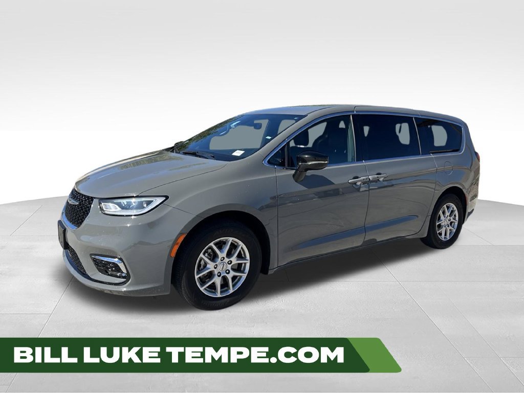 Used 2025 Chrysler Pacifica Select FWD image 1