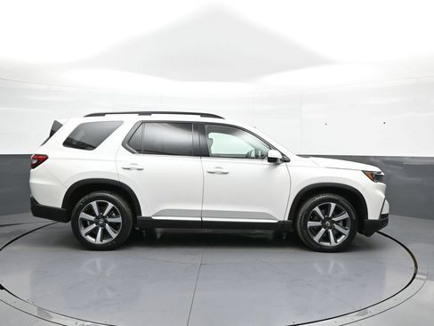 Used 2024 Honda Pilot Touring image 5