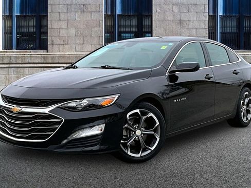 Used 2023 Chevrolet Malibu LT FWD image 2