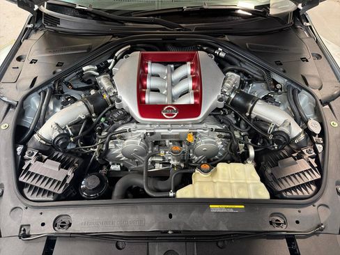 Used 2018 Nissan GT-R Premium w/ Premium Interior Package AWD/4WD image 25