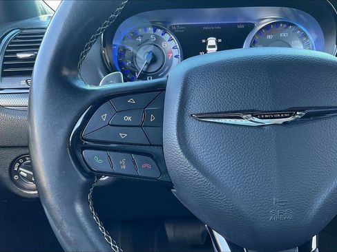 Used 2016 Chrysler 300 S RWD image 19