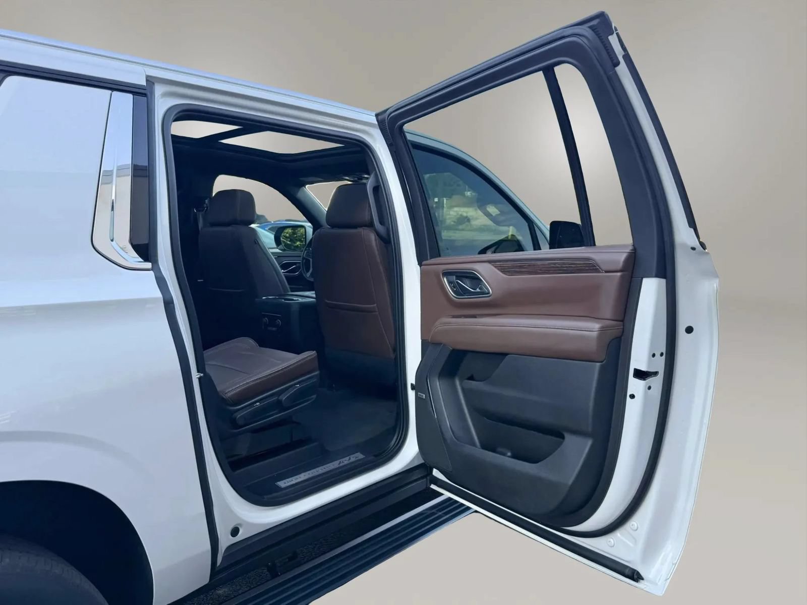 Used 2021 Chevrolet Suburban High Country w/ Premium Package AWD/4WD image 25