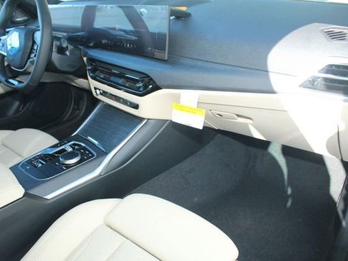 New 2026 BMW i4 xDrive40i w/ Premium Package image 25